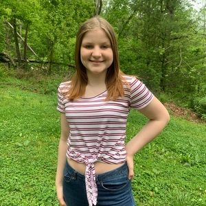 Tee with tie in front